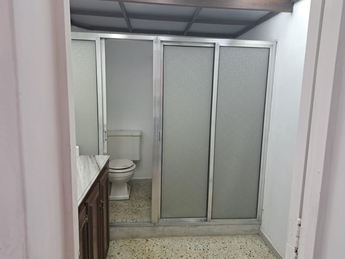 Casa de 3 alcobas en venta en Laureles, Medellín, 220 m² · foto 15 de 18