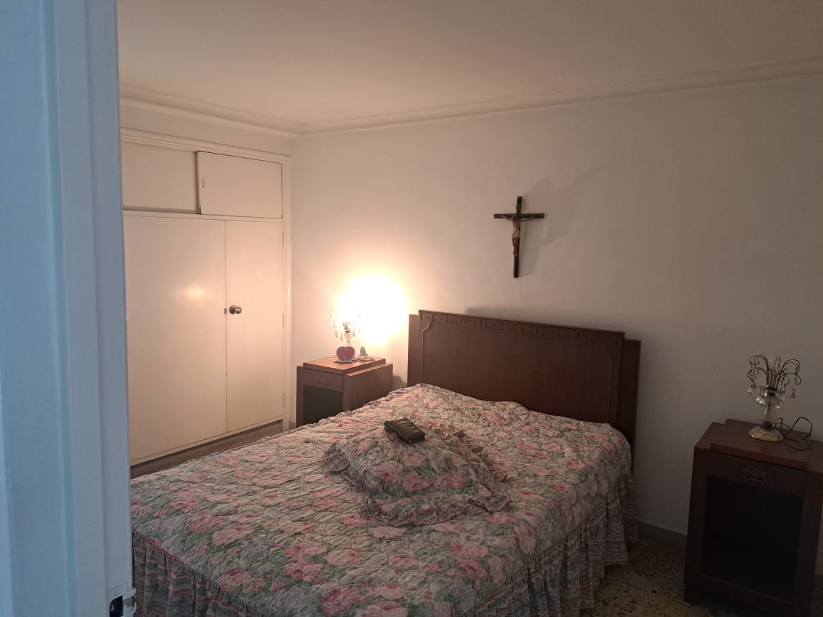Casa de 3 alcobas en venta en Laureles, Medellín, 220 m² · foto 4 de 18