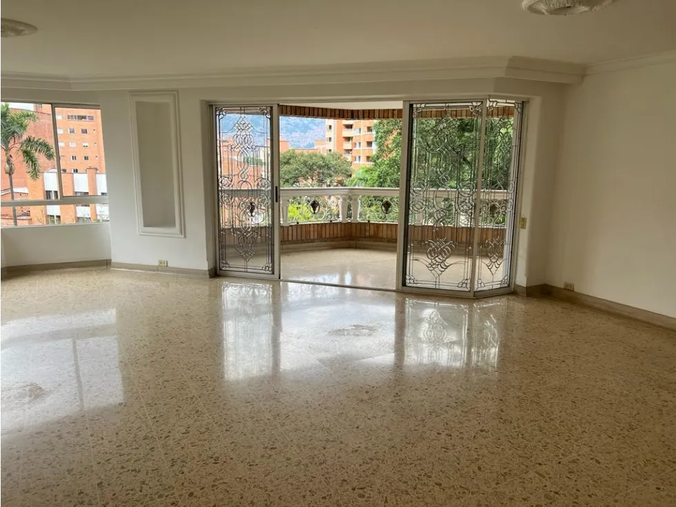 Apartamento de 4 alcobas en venta en Laureles, Medellín, 214 m² · foto 16 de 16
