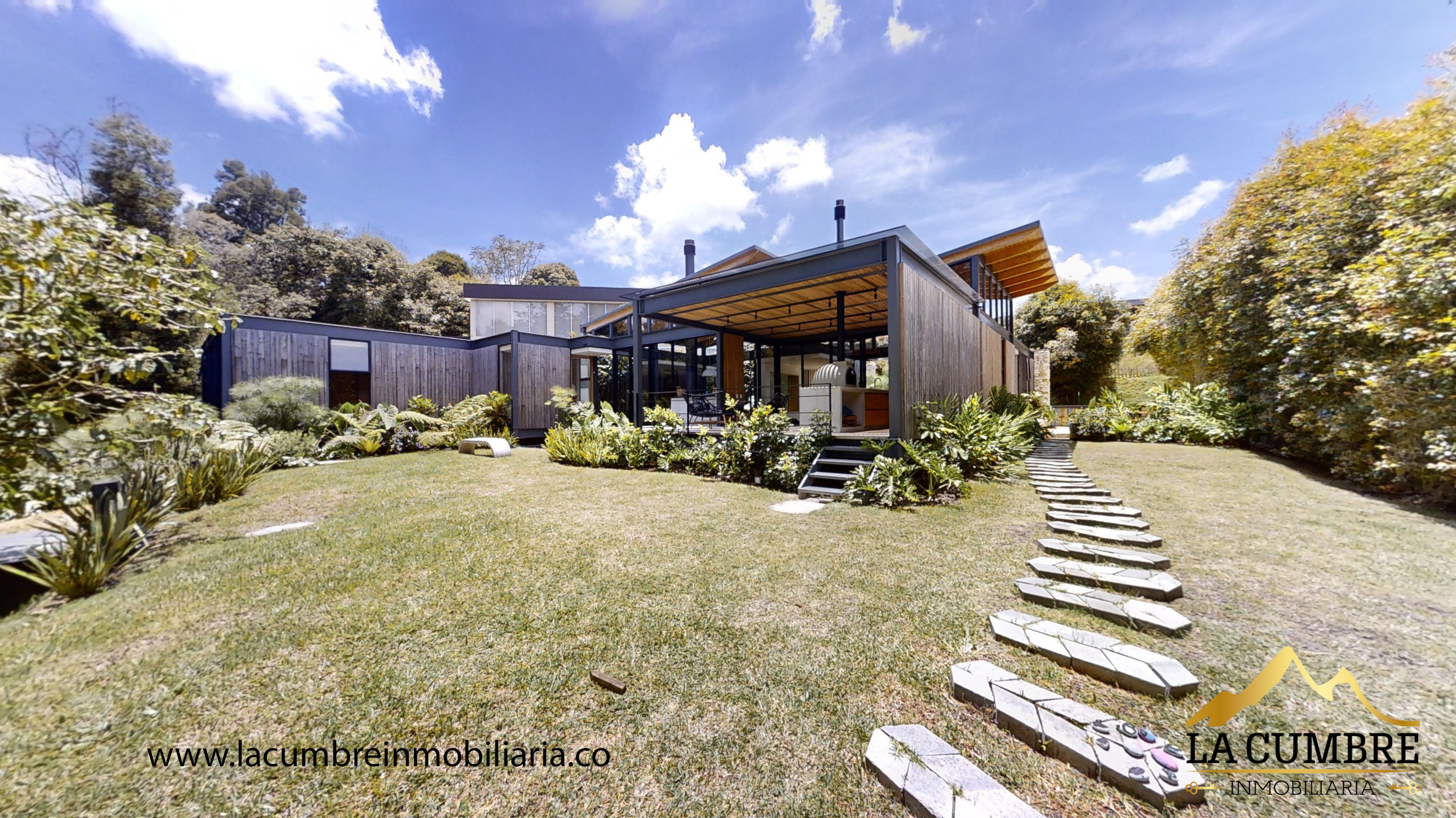 Casa de 3 alcobas en venta en Las Palmas, Envigado, 400 m² · foto 2 de 18