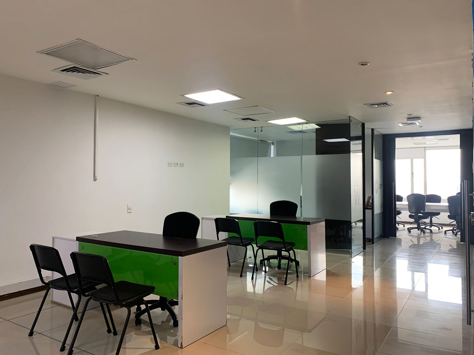 Oficina en arriendo en Villa Carlota, Medellín, 365 m² · foto 5 de 16