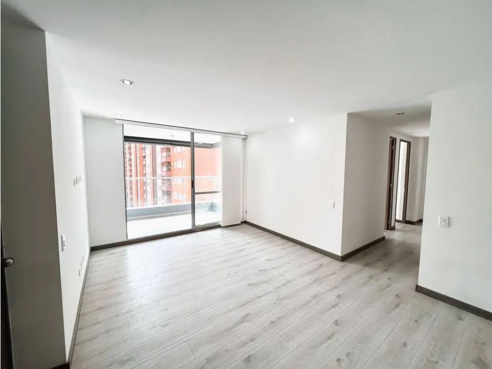 Apartamento de 3 alcobas en venta en Vegas De San Jose, Sabaneta, 93 m² · foto 3 de 10