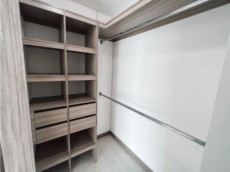 Apartamento de 3 alcobas en venta en Vegas De San Jose, Sabaneta, 93 m² · foto 6 de 10