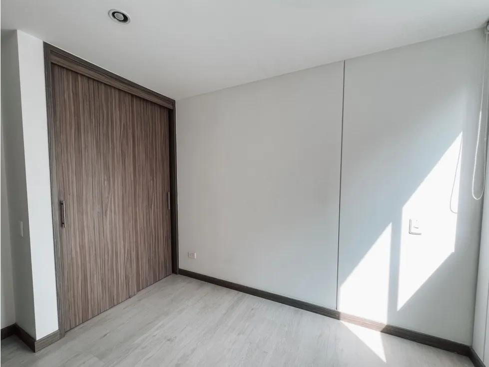 Apartamento de 3 alcobas en venta en Vegas De San Jose, Sabaneta, 93 m² · foto 9 de 10