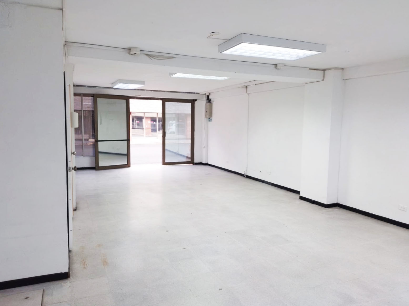 Bodega en arriendo en Cristo Rey, Medellín, 280 m² · foto 2 de 18