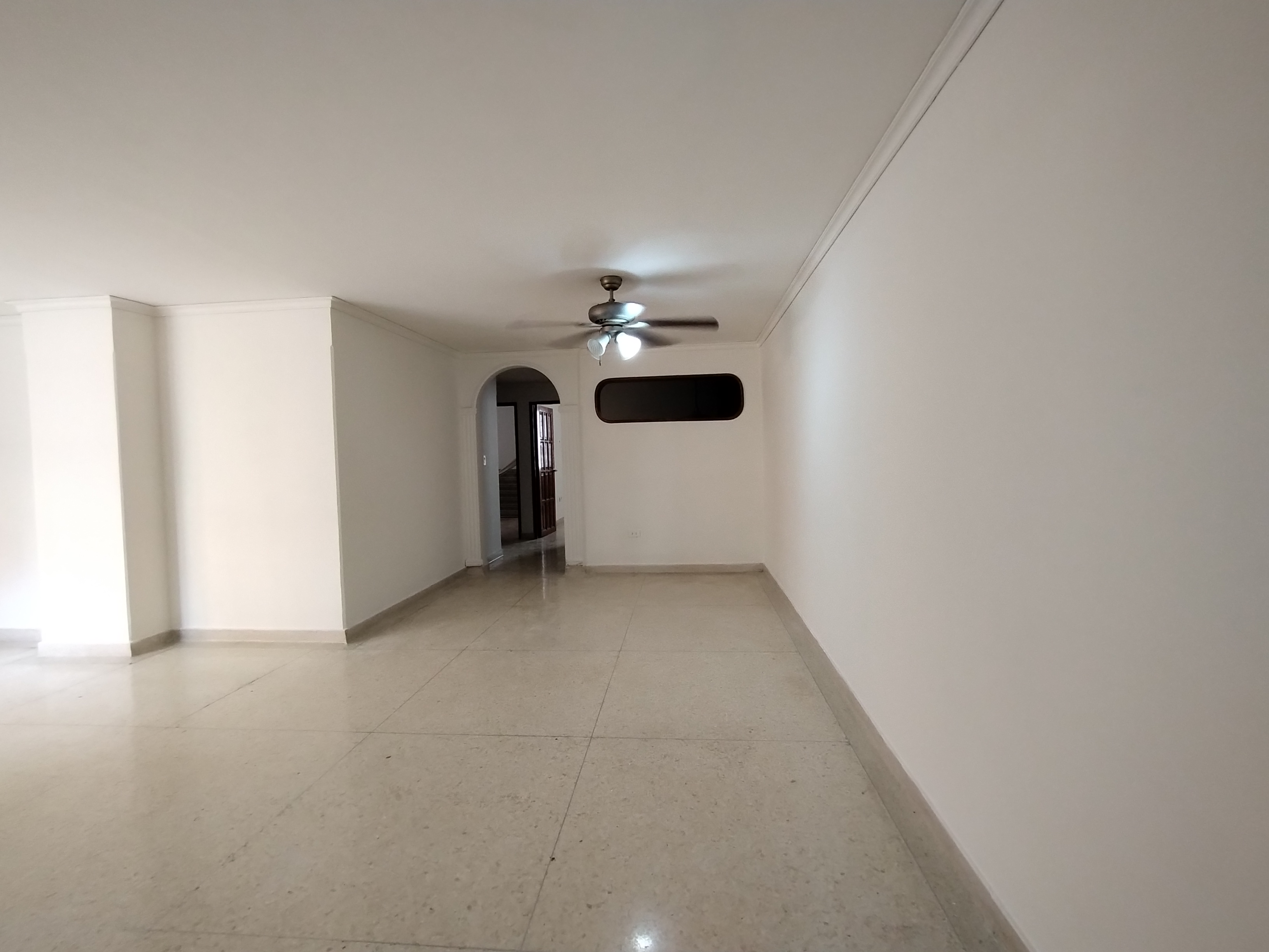 Apartamento de 3 alcobas en arriendo en El Country, Barranquilla, 117 m² · foto 4 de 14