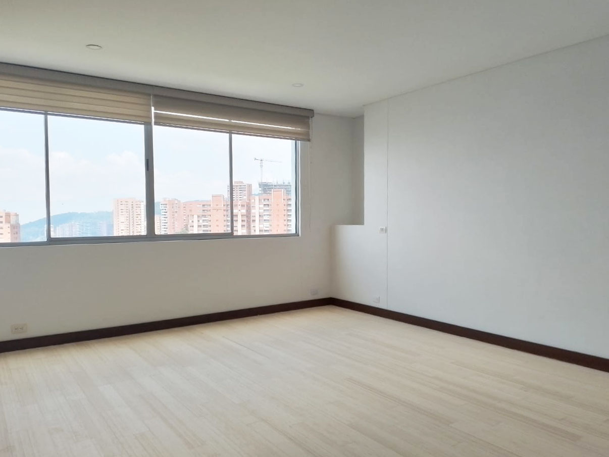 Apartamento de 3 alcobas en arriendo en El Tesoro, Medellín, 258 m² · foto 14 de 20