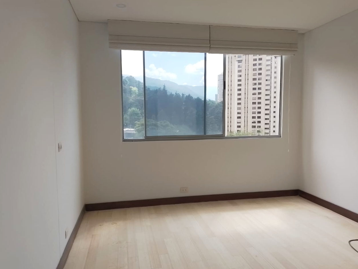 Apartamento de 3 alcobas en arriendo en El Tesoro, Medellín, 258 m² · foto 17 de 20