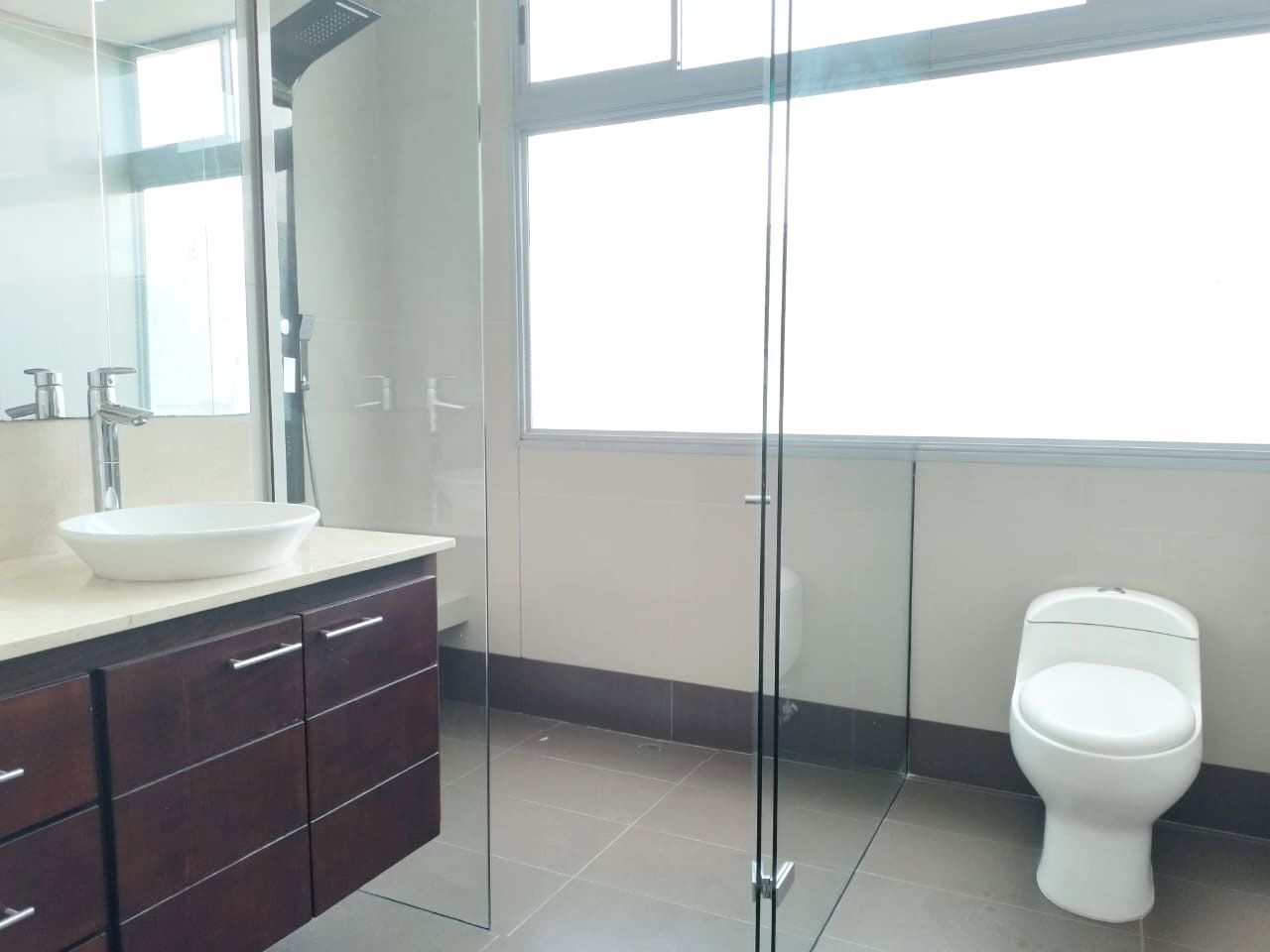 Apartamento de 3 alcobas en arriendo en El Tesoro, Medellín, 258 m² · foto 19 de 20