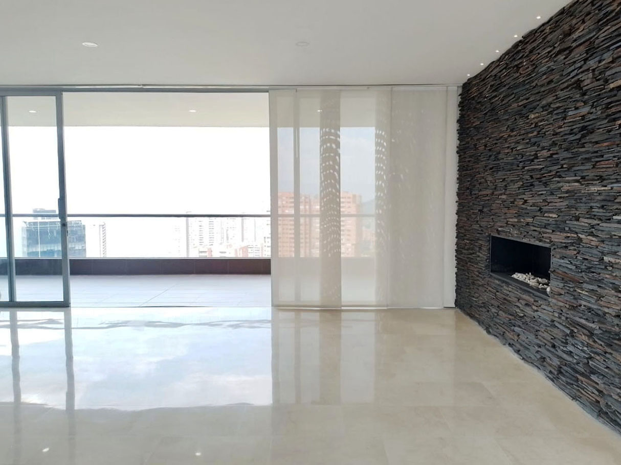 Apartamento de 3 alcobas en arriendo en El Tesoro, Medellín, 258 m² · foto 3 de 20