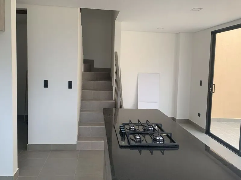 Casa de 3 alcobas en venta en El Porvenir, Rionegro, 220 m² · foto 4 de 11