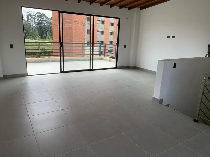 Casa de 3 alcobas en venta en El Porvenir, Rionegro, 220 m² · foto 5 de 11