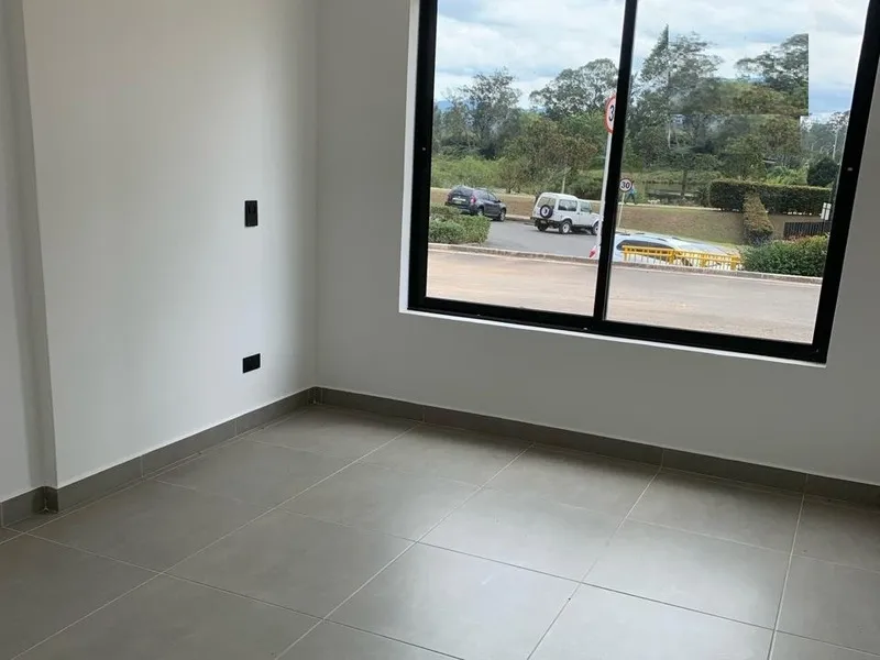 Casa de 3 alcobas en venta en El Porvenir, Rionegro, 220 m² · foto 7 de 11