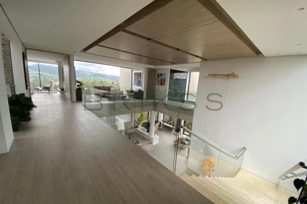 Casa de 5 alcobas en venta en Vía Las Palmas, Envigado, 1534 m² · foto 11 de 21