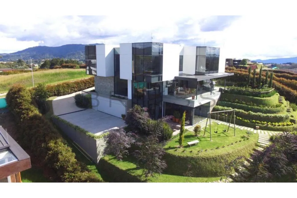 Casa de 5 alcobas en venta en Vía Las Palmas, Envigado, 1534 m² · foto 21 de 21