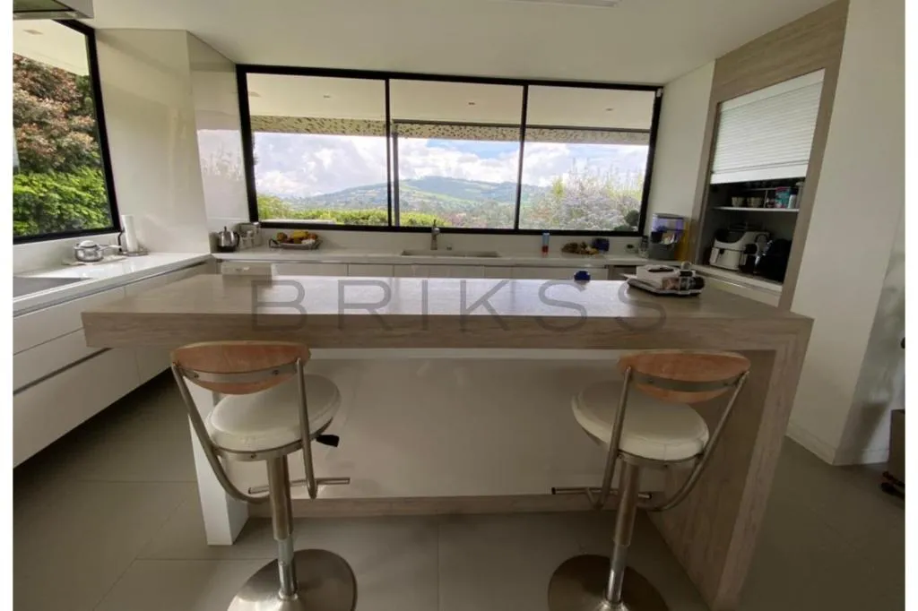 Casa de 5 alcobas en venta en Vía Las Palmas, Envigado, 1534 m² · foto 6 de 21