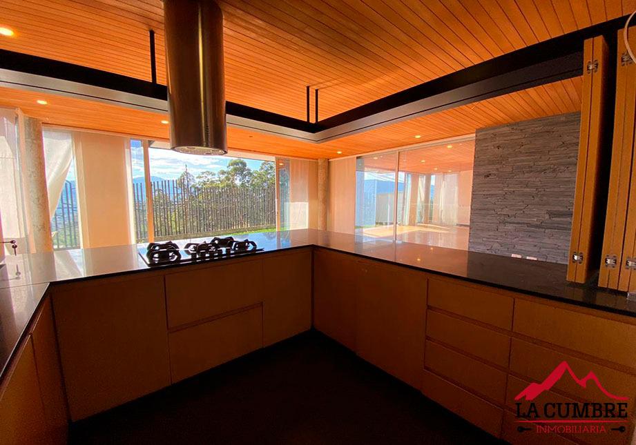 Casa de 4 alcobas en venta en Montessori, Envigado, 300 m² · foto 5 de 9