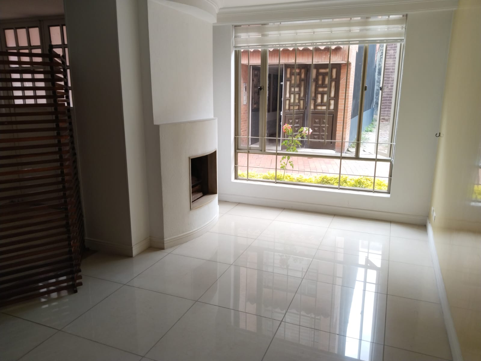 Casa en venta en Altos De La Colina, Bogotá · foto 3 de 24