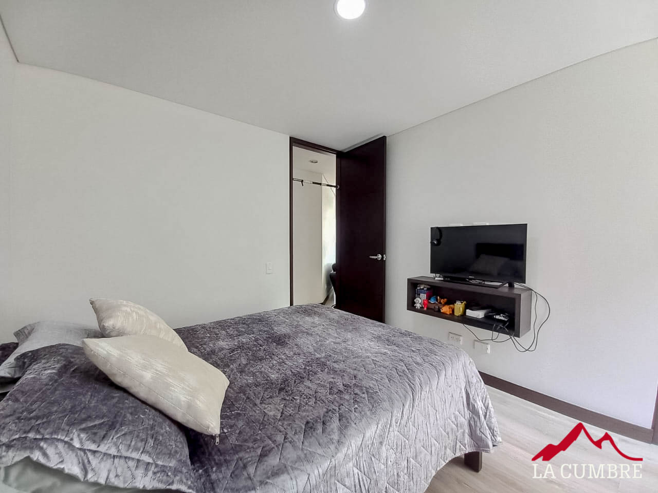 Apartamento de 3 alcobas en venta en Santa Maria De Los Angeles, Medellín, 134 m² · foto 10 de 12
