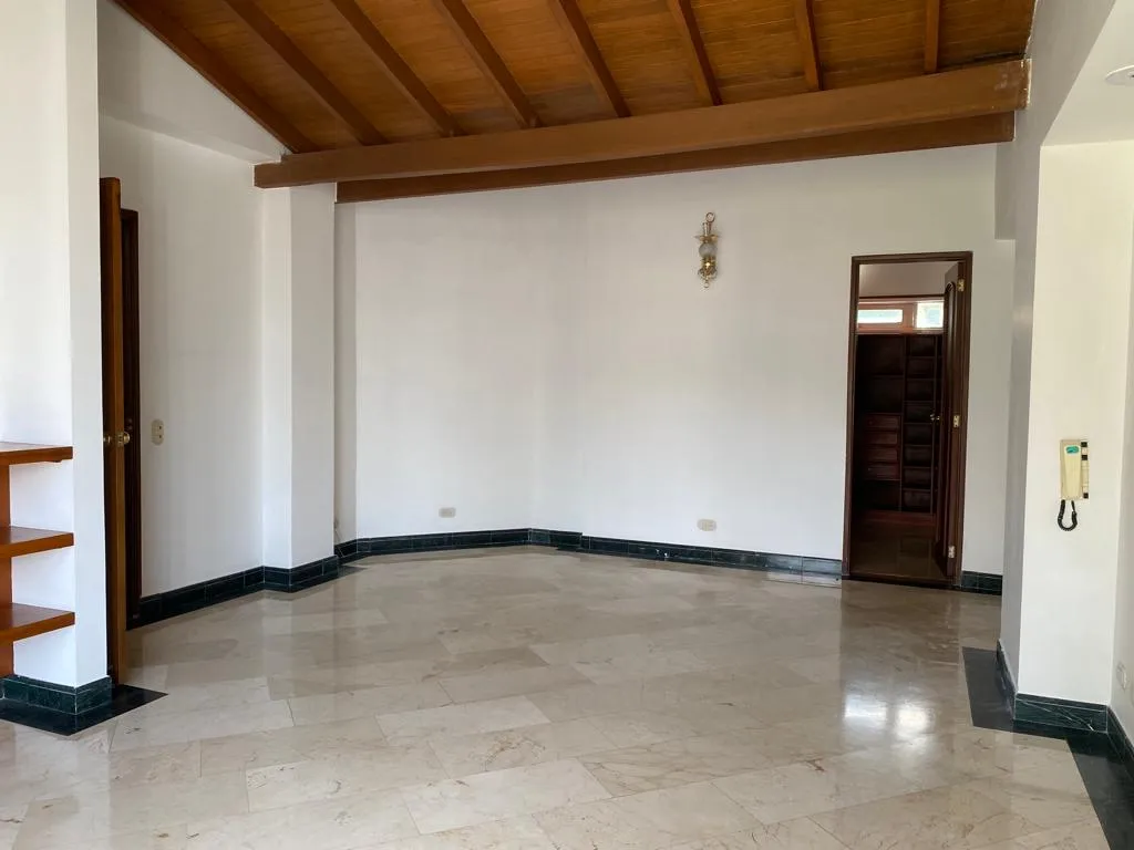 Casa de 4 alcobas en venta en Castropol, Medellín, 285 m² · foto 12 de 17
