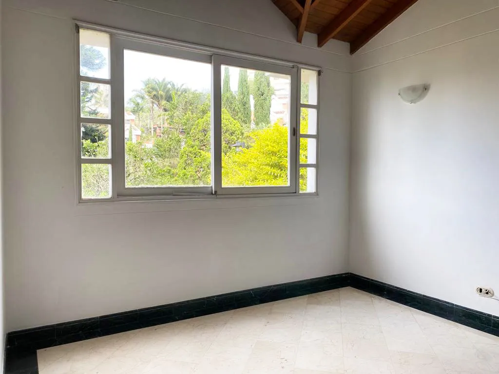 Casa de 4 alcobas en venta en Castropol, Medellín, 285 m² · foto 14 de 17