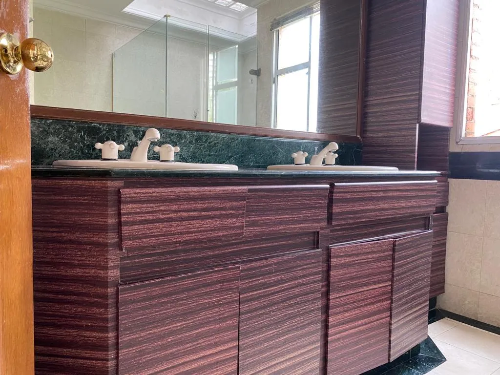 Casa de 4 alcobas en venta en Castropol, Medellín, 285 m² · foto 16 de 17