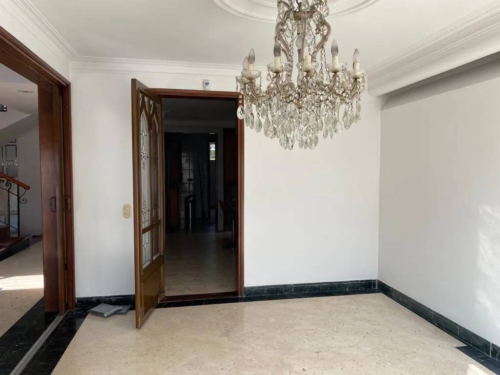 Casa de 4 alcobas en venta en Castropol, Medellín, 285 m² · foto 5 de 17