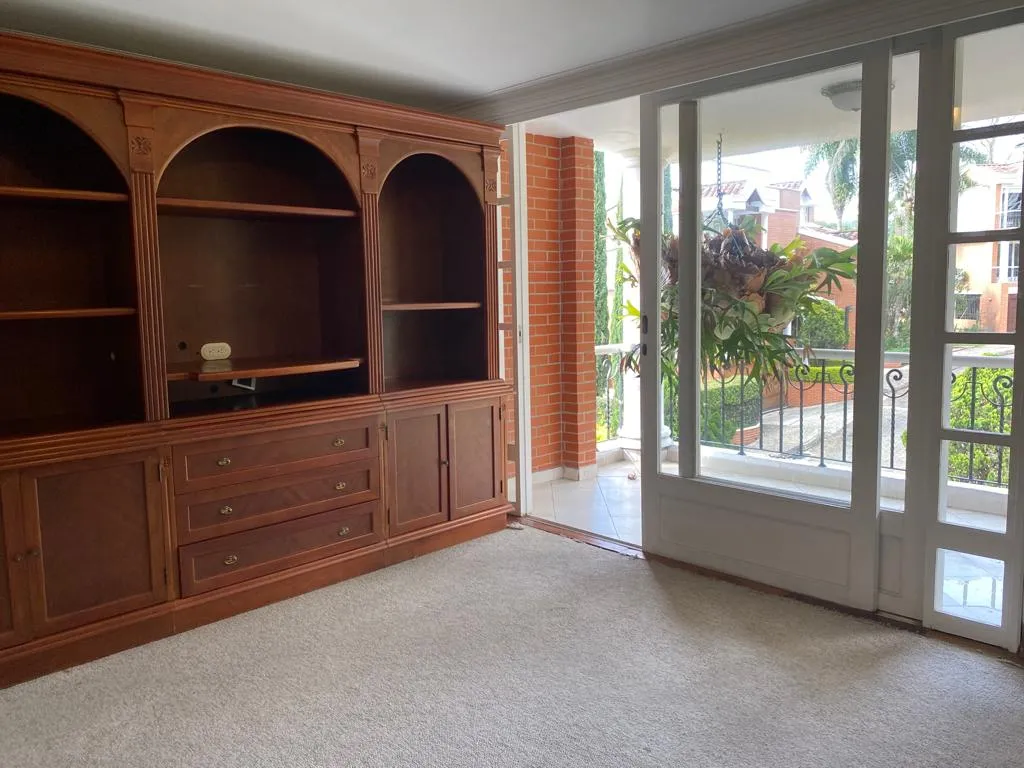 Casa de 4 alcobas en venta en Castropol, Medellín, 285 m² · foto 9 de 17