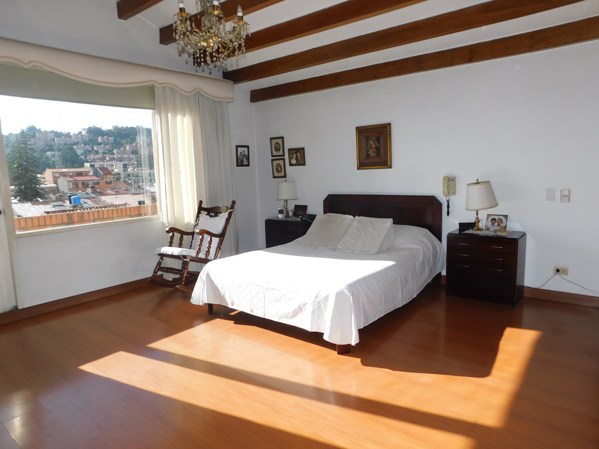 Apartamento de 5 alcobas en venta en Niza Norte, Bogotá, 211 m² · foto 9 de 20