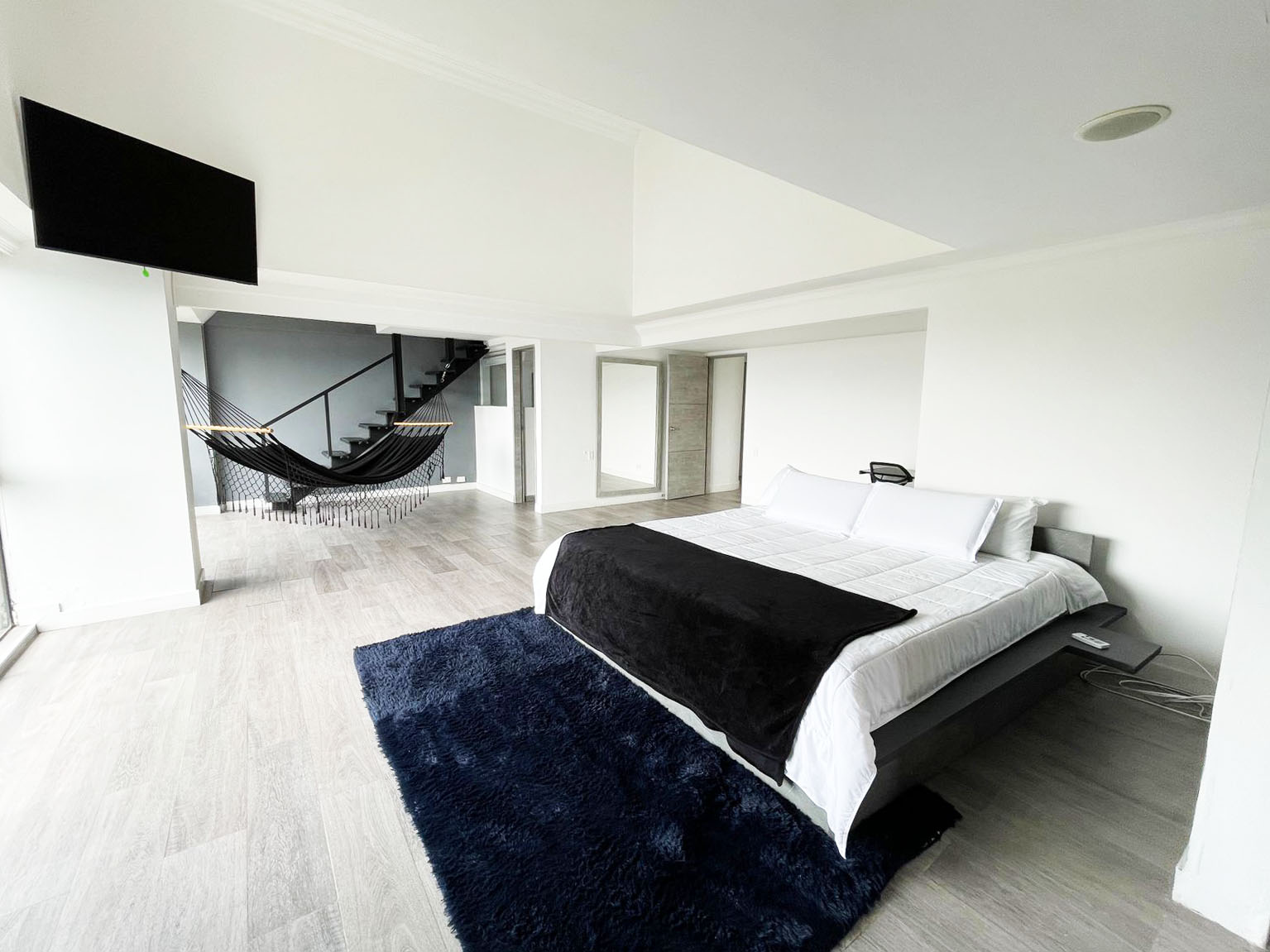 Apartamento de 4 alcobas en arriendo en El Poblado, Medellín, 200 m² · foto 10 de 20