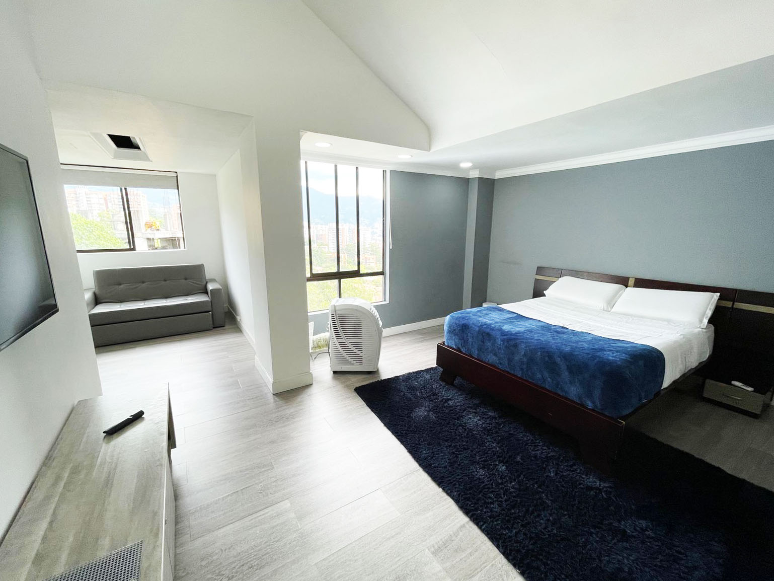 Apartamento de 4 alcobas en arriendo en El Poblado, Medellín, 200 m² · foto 11 de 20