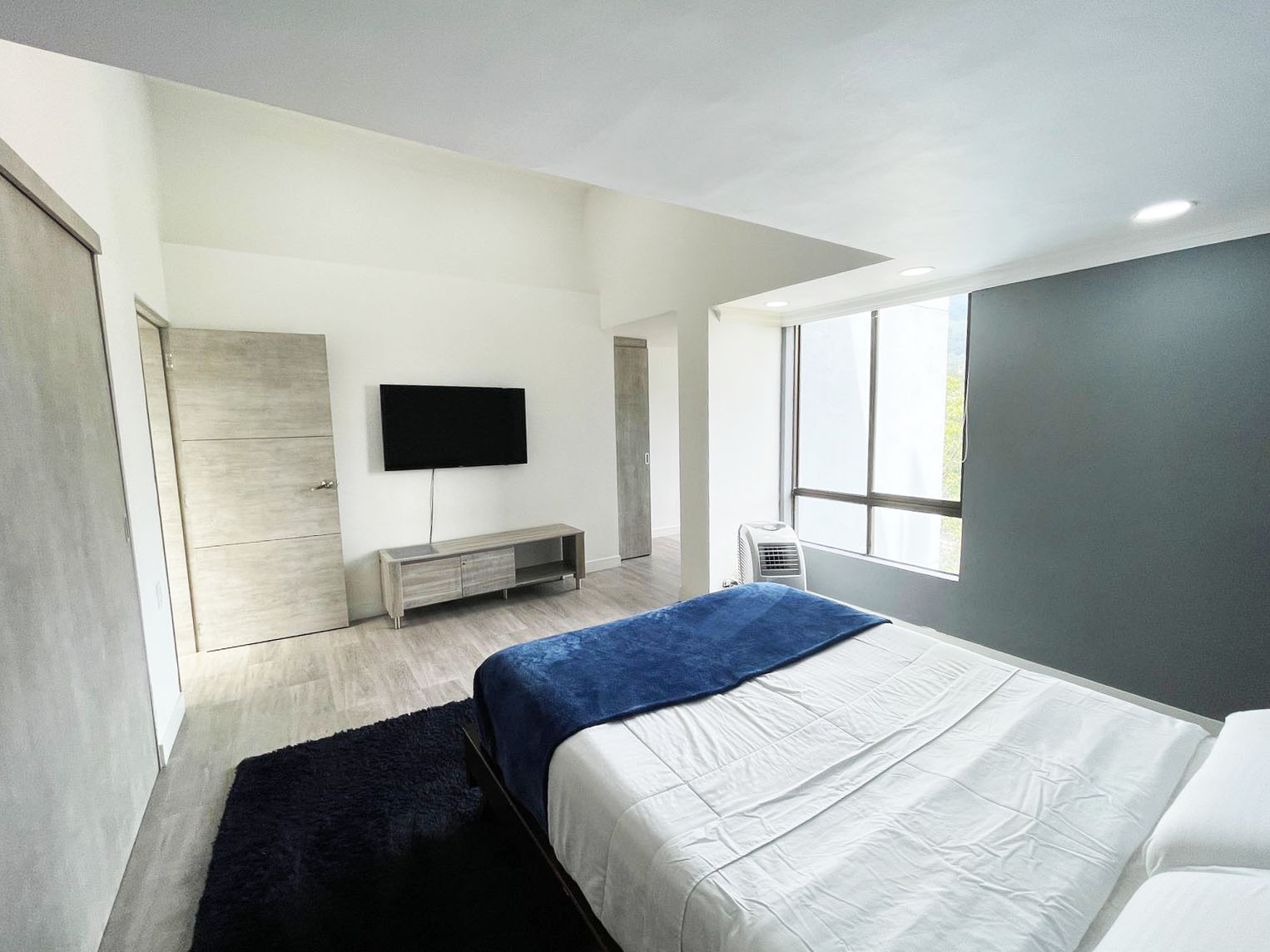 Apartamento de 4 alcobas en arriendo en El Poblado, Medellín, 200 m² · foto 12 de 20