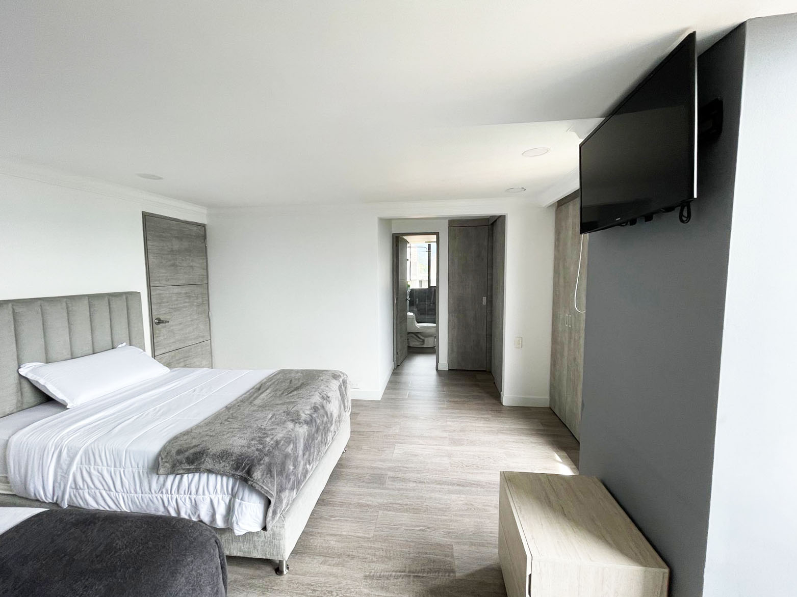 Apartamento de 4 alcobas en arriendo en El Poblado, Medellín, 200 m² · foto 14 de 20