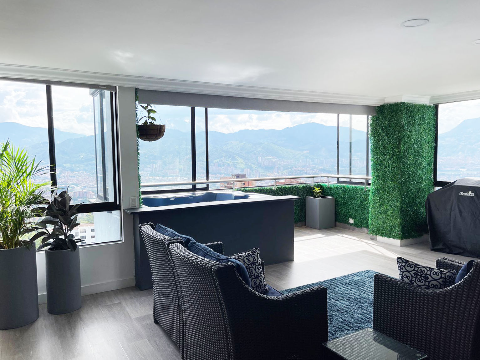 Apartamento de 4 alcobas en arriendo en El Poblado, Medellín, 200 m² · foto 18 de 20