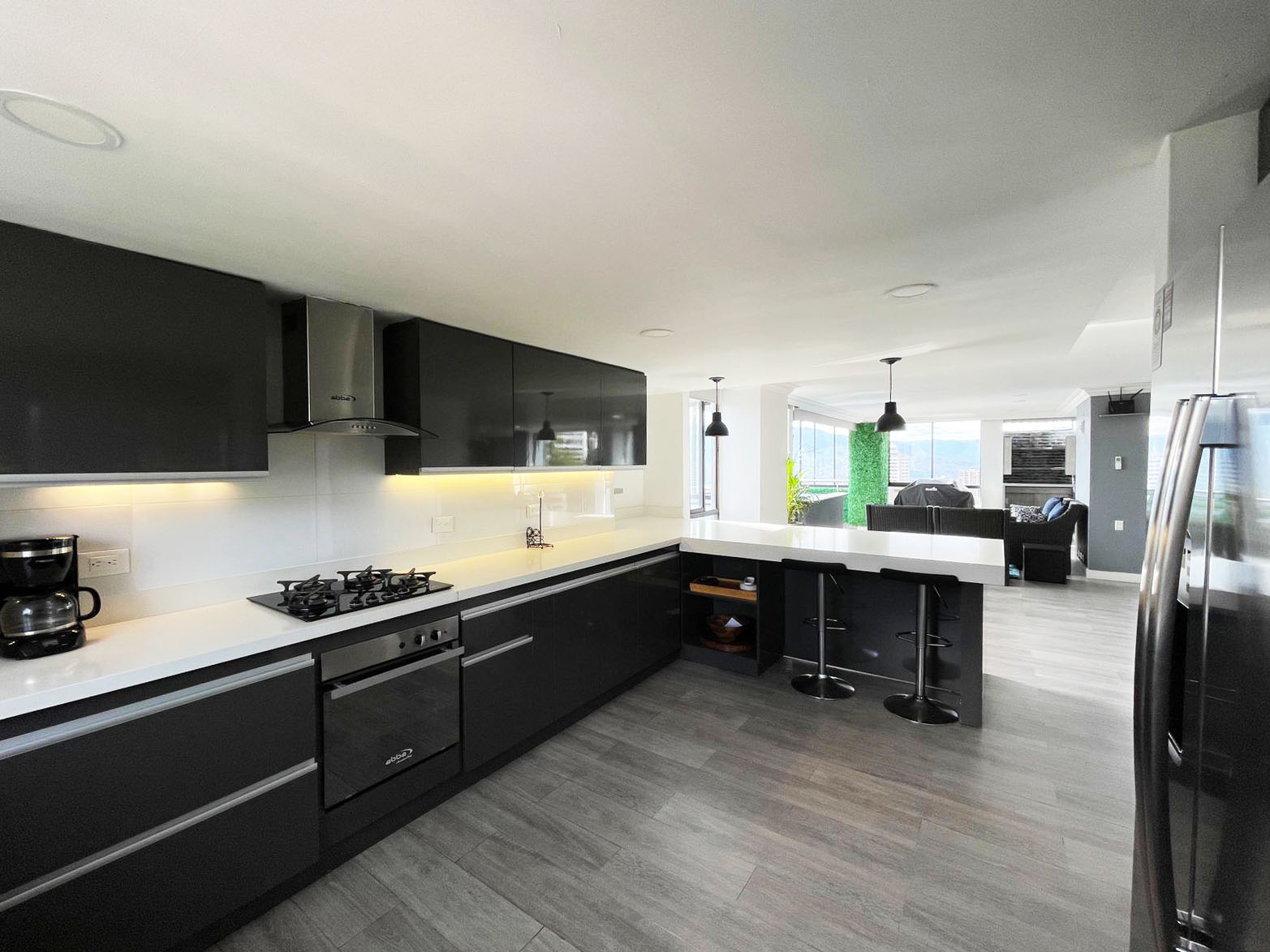 Apartamento de 4 alcobas en arriendo en El Poblado, Medellín, 200 m² · foto 6 de 20