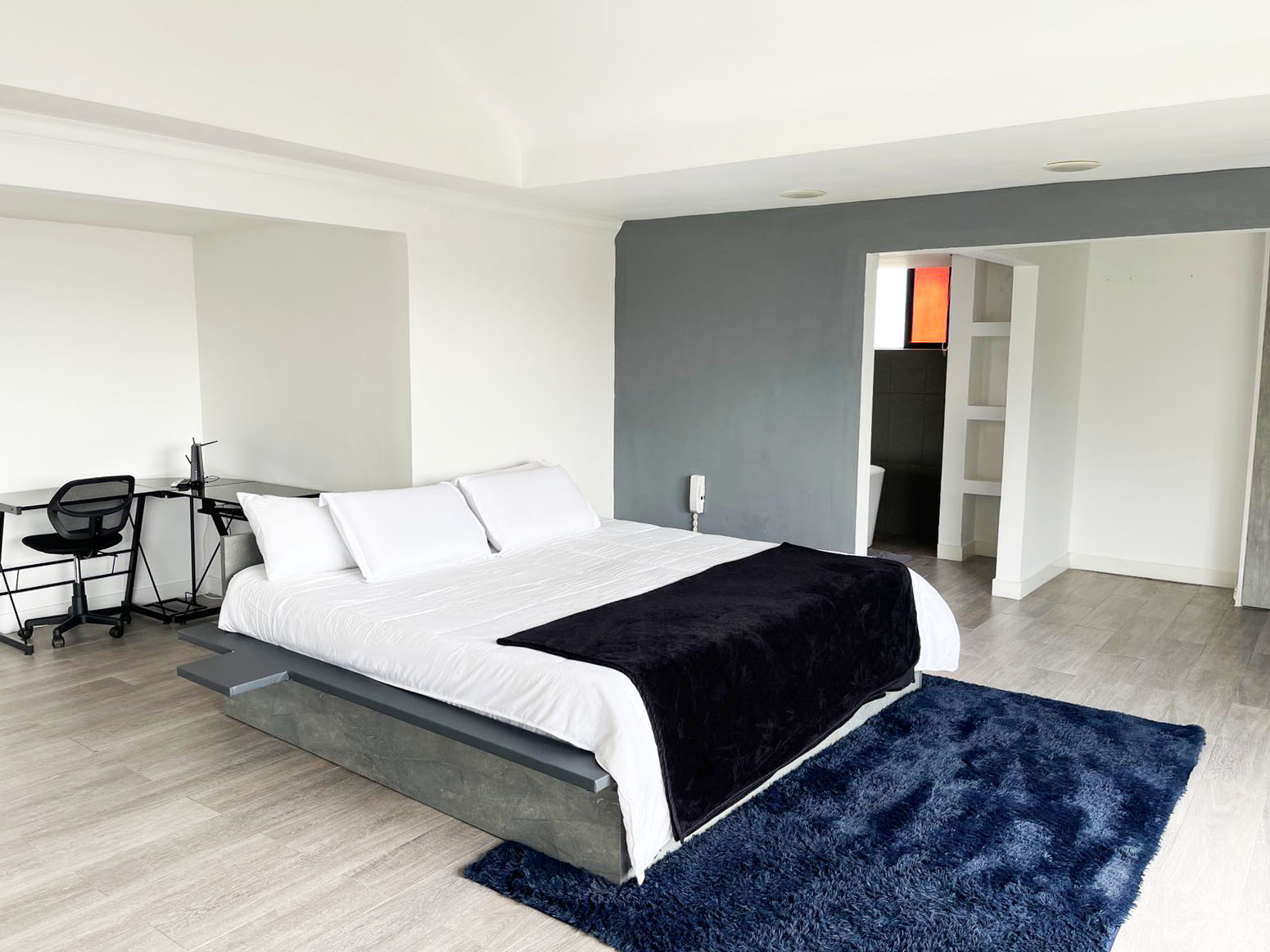 Apartamento de 4 alcobas en arriendo en El Poblado, Medellín, 200 m² · foto 9 de 20