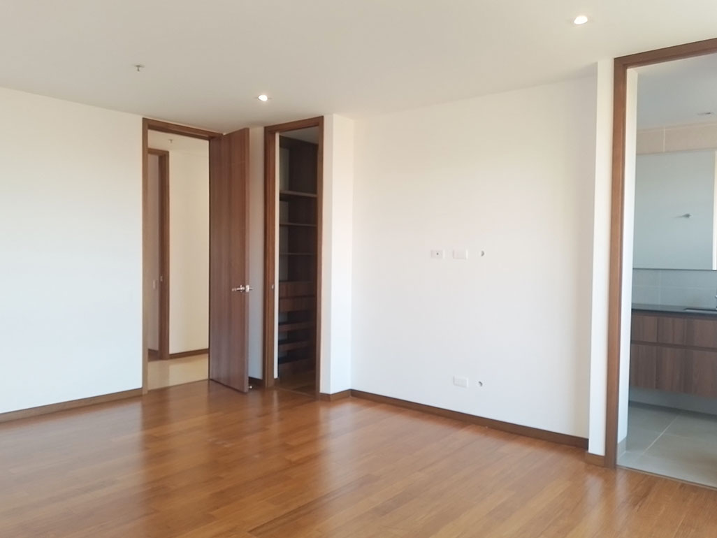 Apartamento de 3 alcobas en arriendo en El Tesoro, Medellín, 198 m² · foto 16 de 19