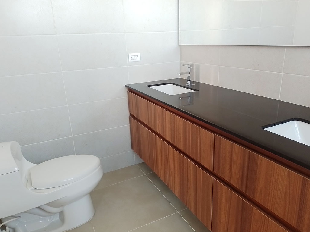Apartamento de 3 alcobas en arriendo en El Tesoro, Medellín, 198 m² · foto 17 de 19