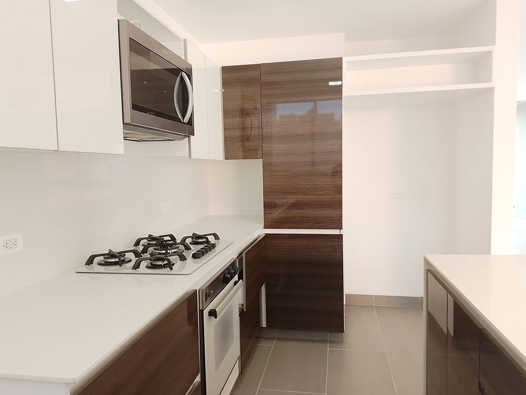 Apartamento de 3 alcobas en arriendo en El Tesoro, Medellín, 198 m² · foto 6 de 19