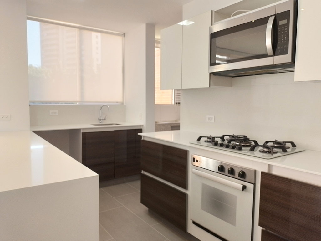 Apartamento de 3 alcobas en arriendo en El Tesoro, Medellín, 198 m² · foto 7 de 19
