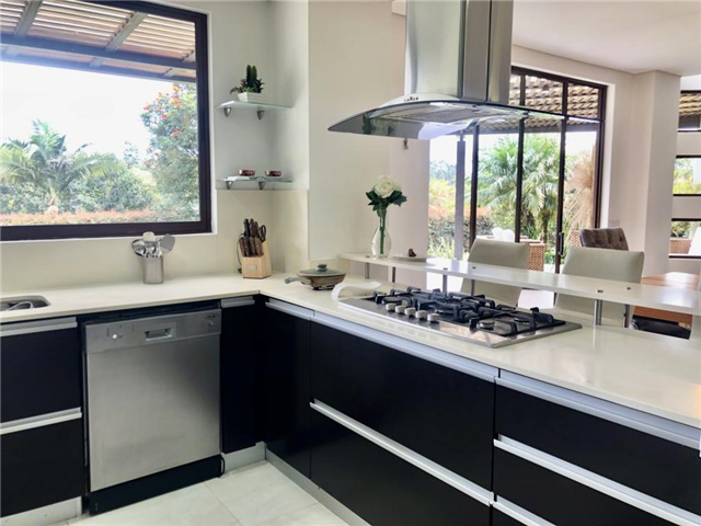 Casa de 4 alcobas en venta en El Porvenir, Rionegro, 460 m² · foto 7 de 19