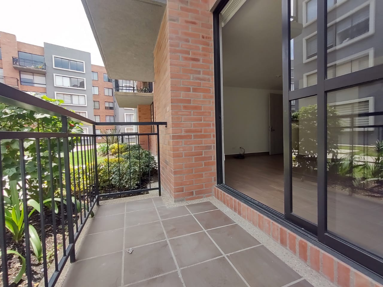 Apartamento de 3 alcobas en venta en Horizonte, Madrid, 81 m² · foto 2 de 16
