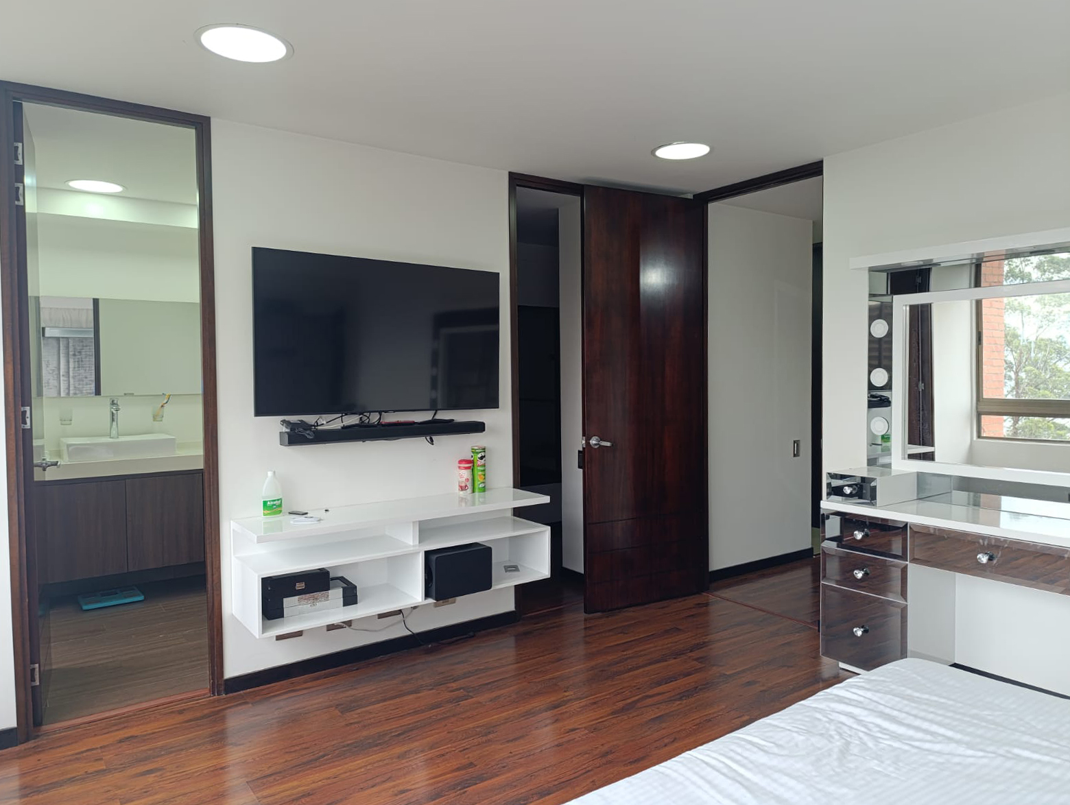 Apartamento en arriendo en Loma De Los Gonzalez, Medellín · foto 5 de 16