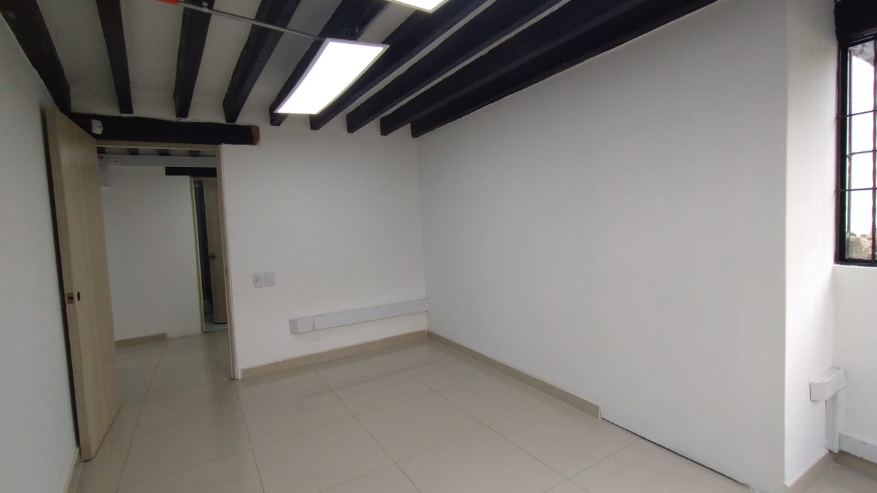 Casa de 3 alcobas en venta en Chicó Alto, Bogotá, 513 m² · foto 14 de 24