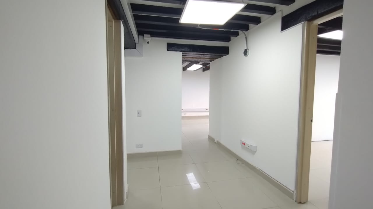 Casa de 3 alcobas en venta en Chicó Alto, Bogotá, 513 m² · foto 16 de 24