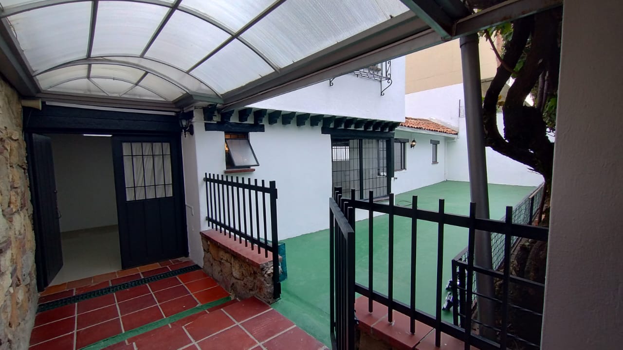 Casa de 3 alcobas en venta en Chicó Alto, Bogotá, 513 m² · foto 4 de 24