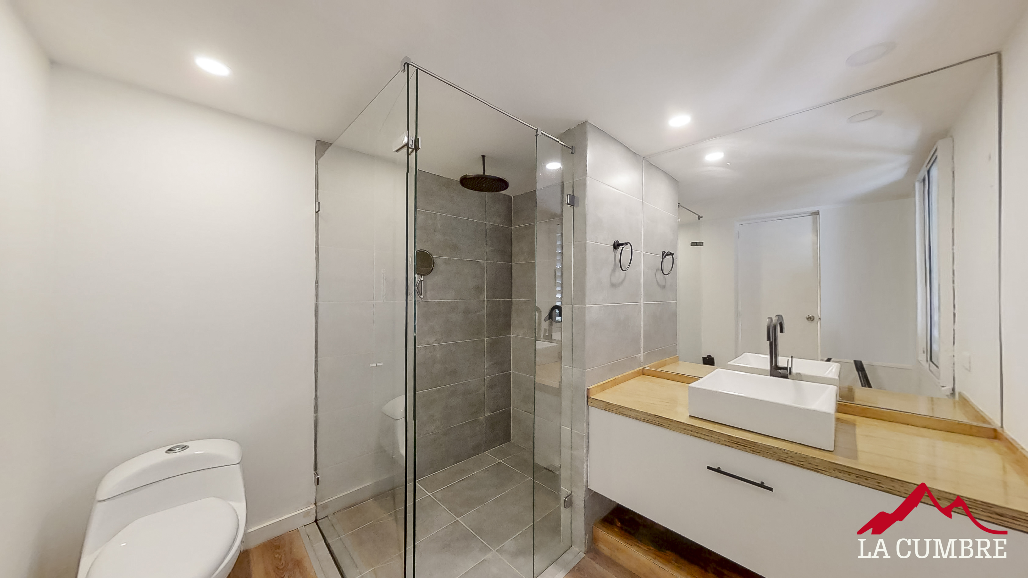Apartamento de 3 alcobas en arriendo en Las Lomas, Medellín, 215 m² · foto 15 de 15