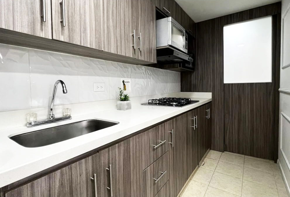 Apartamento de 3 alcobas en arriendo en La Aguacatala, Medellín, 88 m² · foto 4 de 13