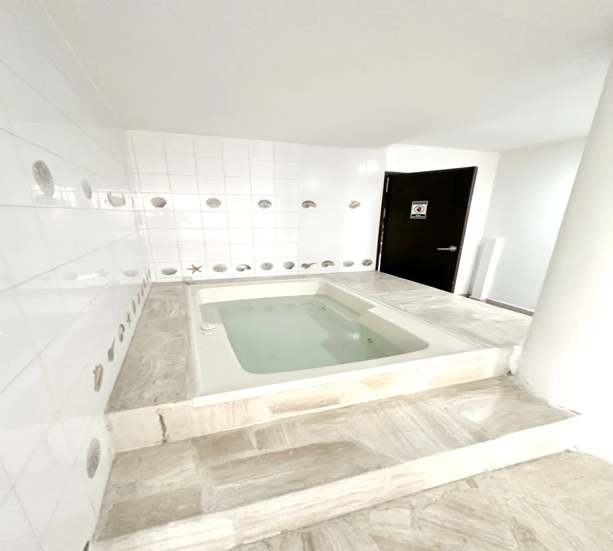 Casa de 5 alcobas en venta en San Lucas, Medellín, 470 m² · foto 16 de 24