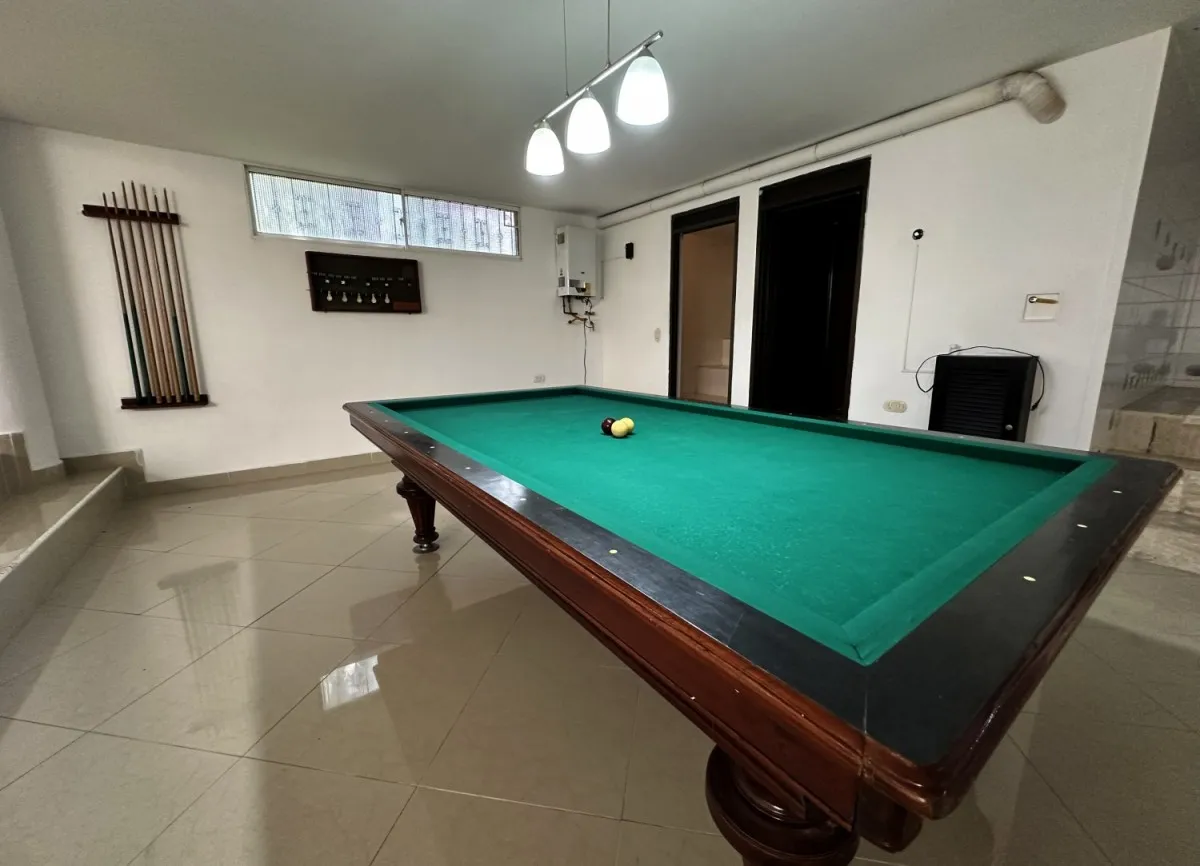 Casa de 5 alcobas en venta en San Lucas, Medellín, 470 m² · foto 17 de 24